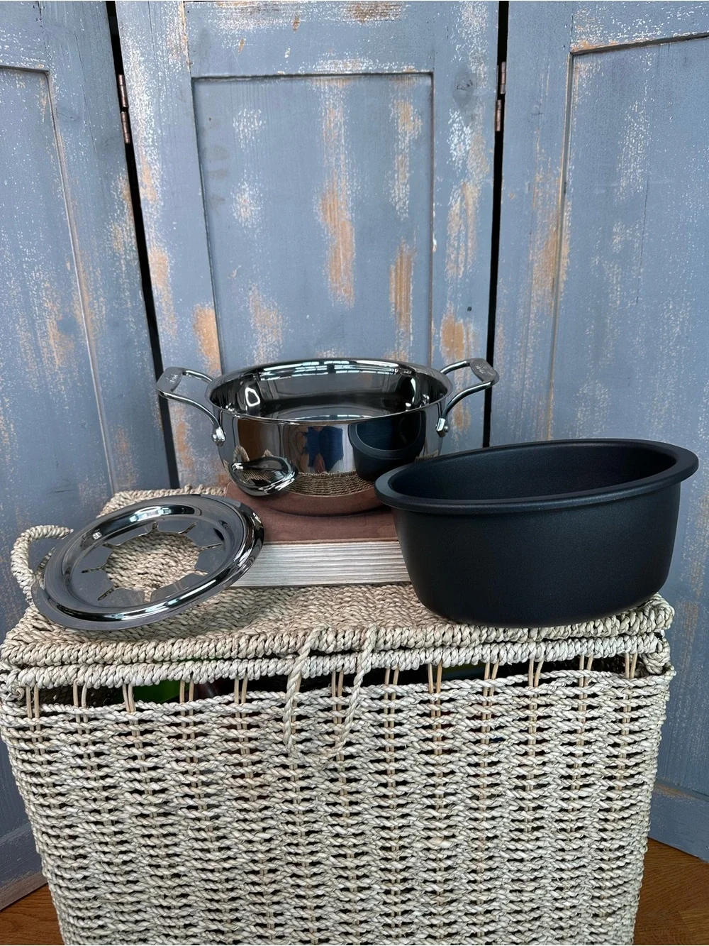 All-Clad Fondue Pot Stainless Steel Cast Aluminum Insert 3 1/2 Qt. NWOB